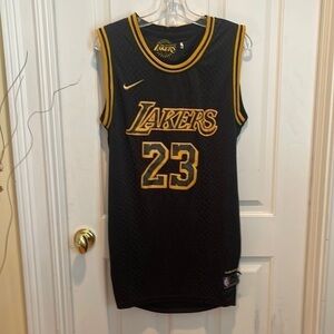 🎉HP🎉Vintage Lakers 🎉SALE🎉nr 23 James black tank top NBA. Nike shirt